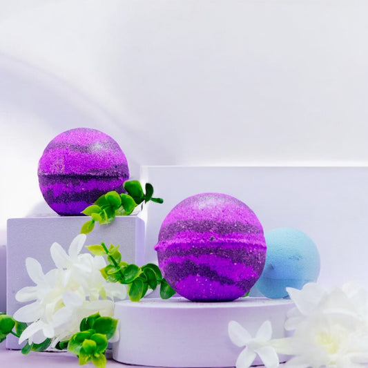 Blackcurrant & Liquorice Bath Bomb